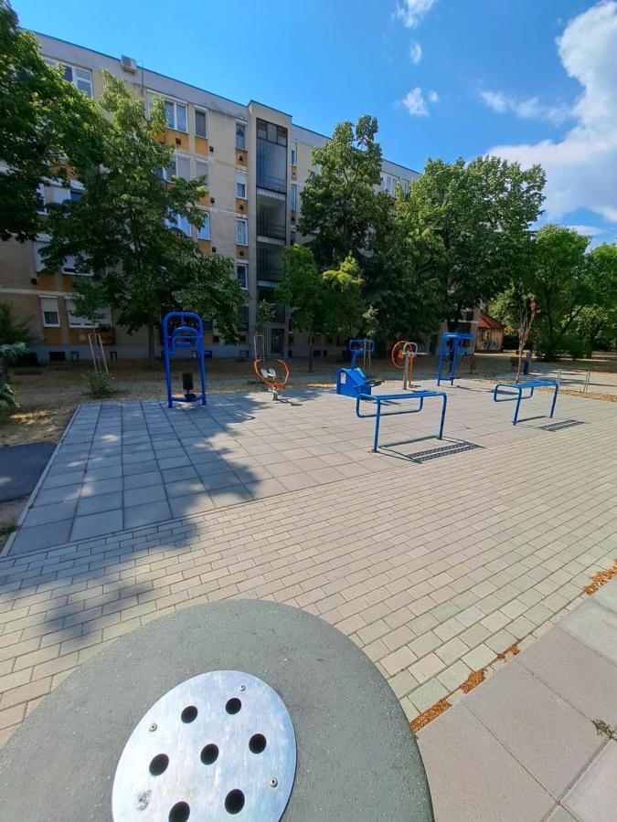 Wanderer Station Apartamento Debrecen Exterior foto