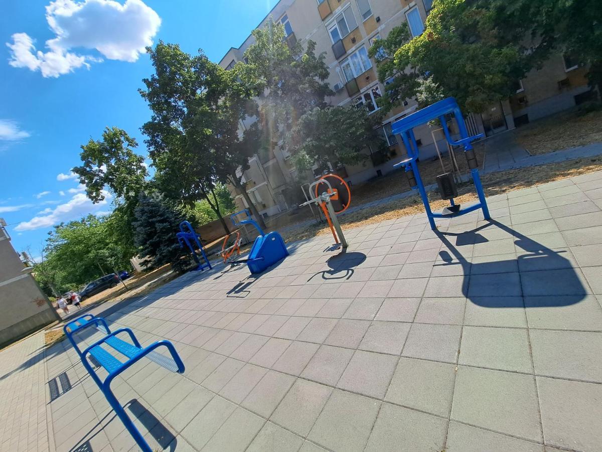 Wanderer Station Apartamento Debrecen Exterior foto