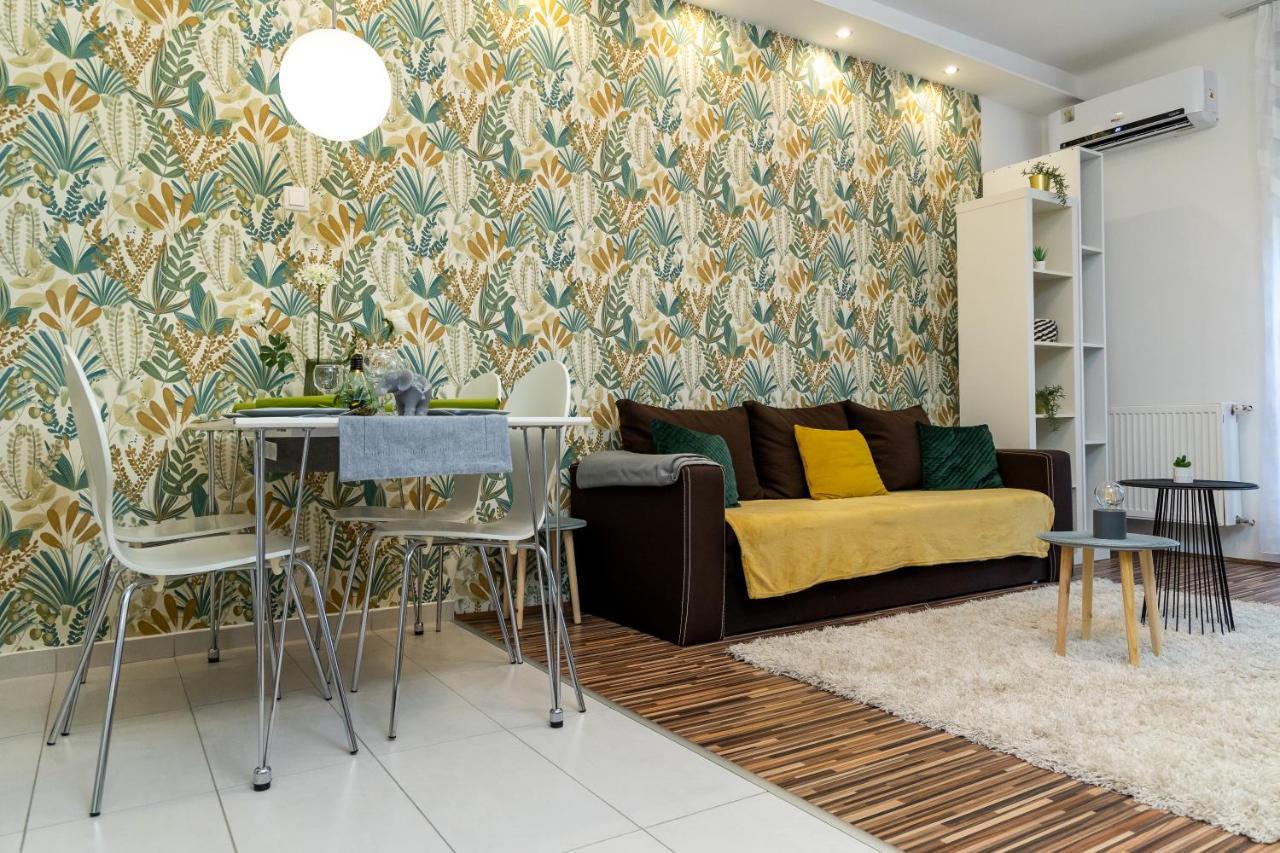Wanderer Station Apartamento Debrecen Exterior foto