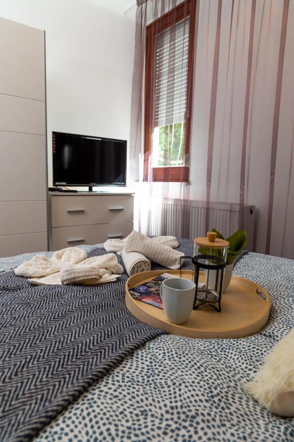 Wanderer Station Apartamento Debrecen Exterior foto
