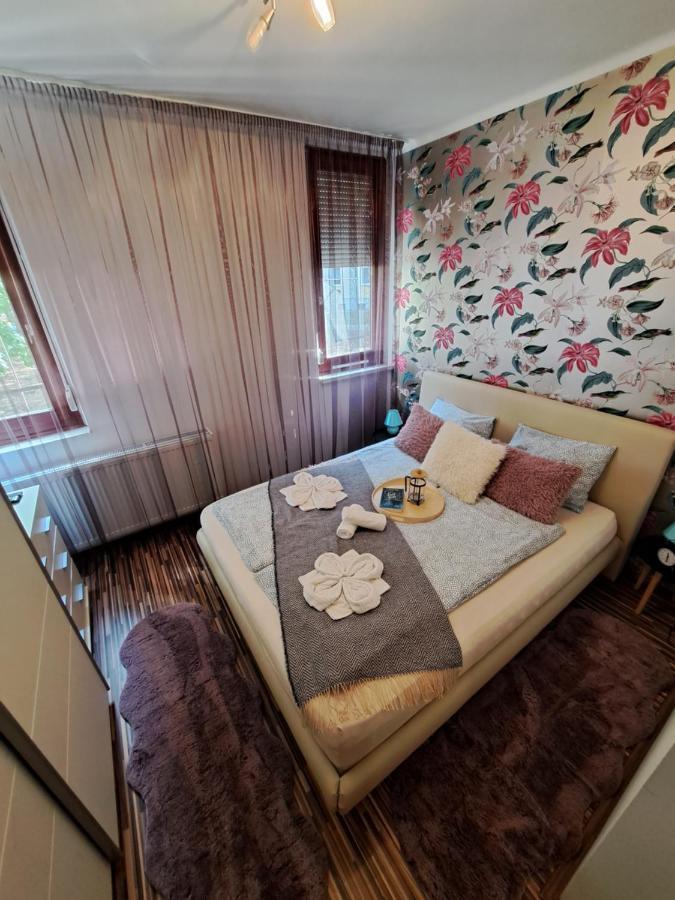 Wanderer Station Apartamento Debrecen Exterior foto